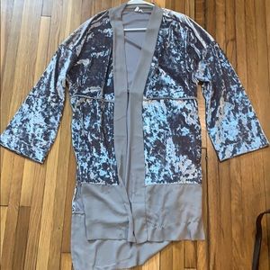 COPY - UO velvet kimono 🌙